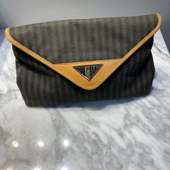 Fendi clutch - Picture 1 of 9
